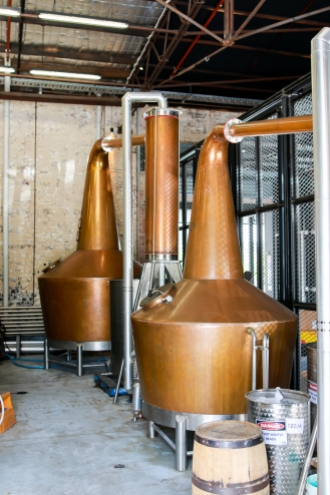 Whisky-destillatorne hos Archie Rose Distilling Company. Photo by Michael Sperling.